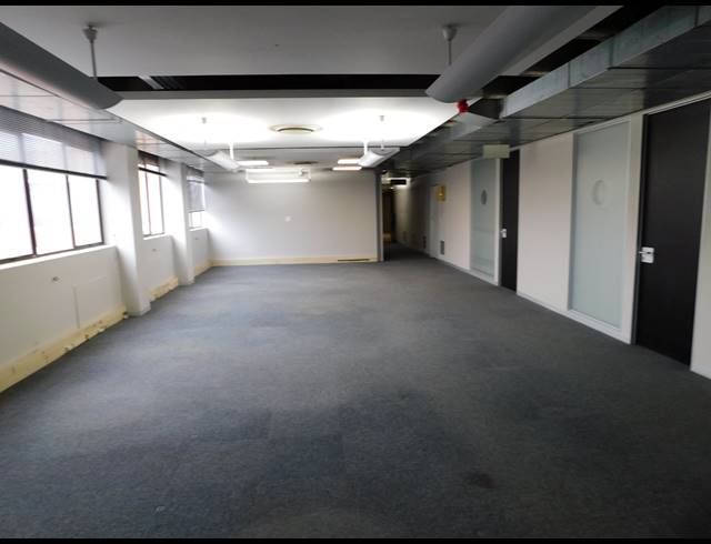 2,000M² OFFICE TO LET IN FERNDALE